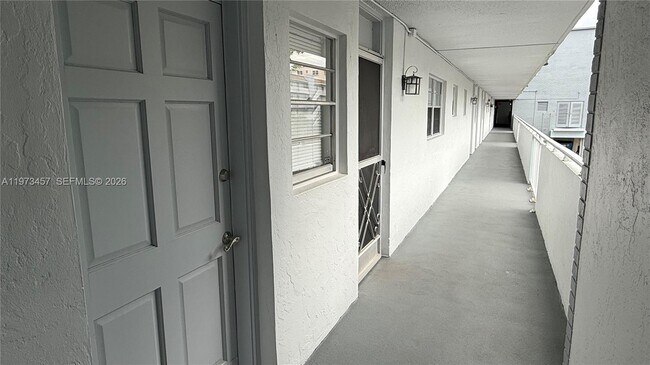 3849 NE 169th St in Miami, FL - Building Photo - Building Photo