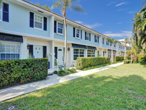 6590 N Ocean Blvd-Unit -9 in Boynton Beach, FL - Foto de edificio - Building Photo