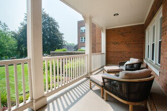 15 Highland St in West Hartford, CT - Building Photo - Building Photo