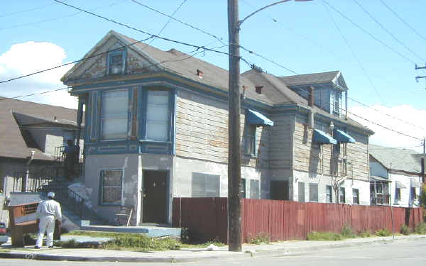 814-824 34th Ave in Oakland, CA - Building Photo