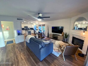 3798 E Encinas Ave in Gilbert, AZ - Foto de edificio - Building Photo
