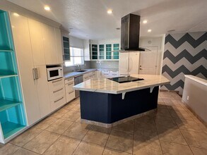 7505 Pinedale Ave in Las Vegas, NV - Building Photo - Building Photo