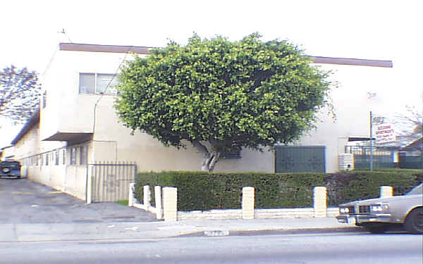 5123 Clara St in Cudahy, CA - Building Photo - Building Photo