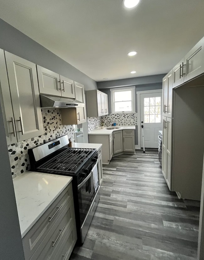 property at 1115 Margray St