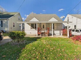 2475 Ogden Ave in Akron, OH - Building Photo