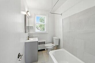 Jenkintown Gardens Apartments in Jenkintown, PA - Building Photo - Building Photo