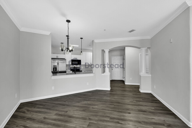 8290 Gate Pky W