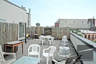 METROPOLITAN AVENUE in Brooklyn, NY - Foto de edificio - Building Photo