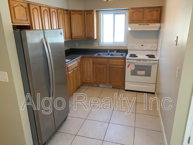 property at 1427 N Morgan Ave