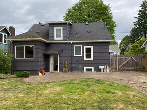 6855 N Campbell Ave in Portland, OR - Building Photo - Building Photo