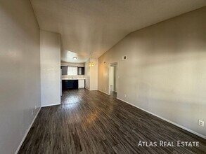 465 W Ivyglen St in Mesa, AZ - Foto de edificio - Building Photo