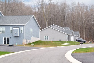 Brandon Woods Townhomes in Brockport, NY - Foto de edificio - Building Photo