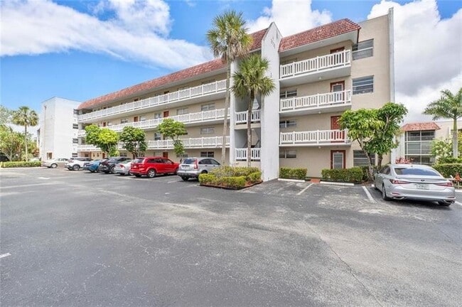 3776 Inverrary Blvd in Lauderhill, FL - Building Photo - Building Photo