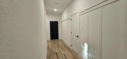 8434 Bay Oaks Dr in Baytown, TX - Building Photo - Building Photo