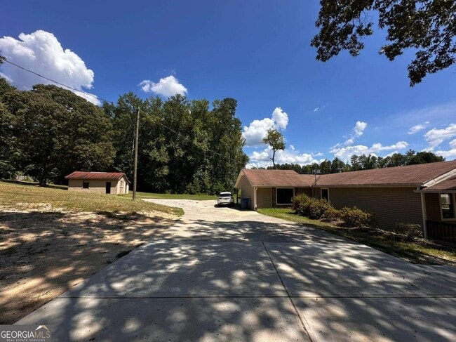 property at 3332 Fence Rd NE