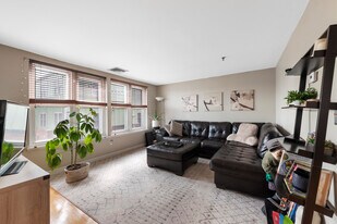 122 Tudor St in Boston, MA - Building Photo