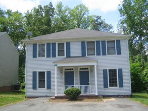 Fox Hill Townhomes in Kilmarnock, VA - Foto de edificio - Building Photo