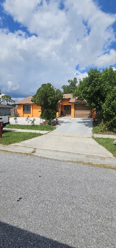 5975 Spearman Cir in North Port, FL - Building Photo - Building Photo