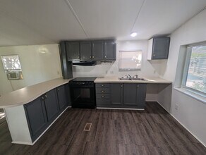 1726 Eagle Bay Ln in Navarre, FL - Building Photo - Building Photo