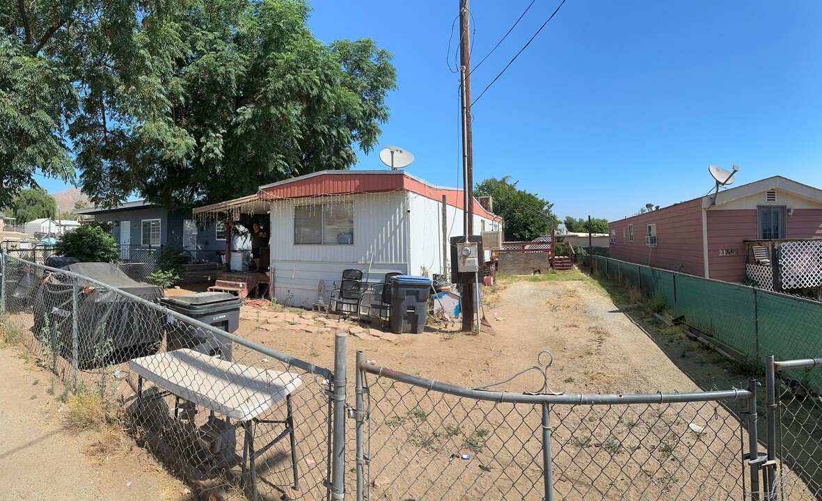21590 Club Dr in Perris, CA - Building Photo