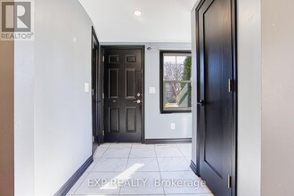 5815 Dorchester Rd in Niagara Falls, ON - Building Photo - Building Photo