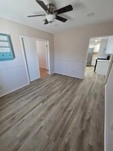 43309 18th St W in Lancaster, CA - Foto de edificio - Building Photo