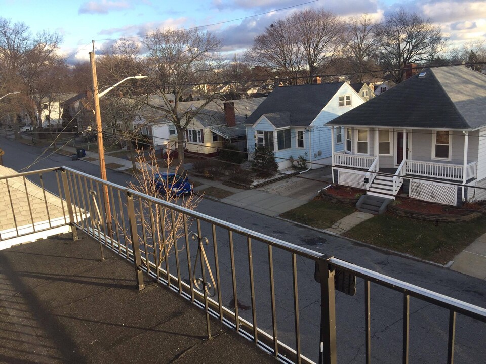 75 Naples Ave in Providence, RI - Building Photo