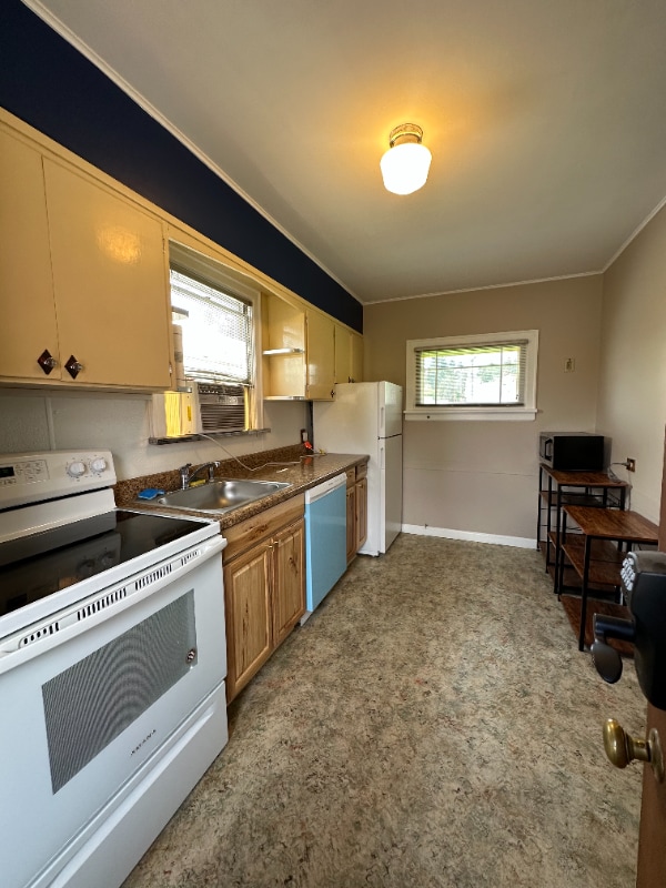 property at 1016 1/2 W Park St