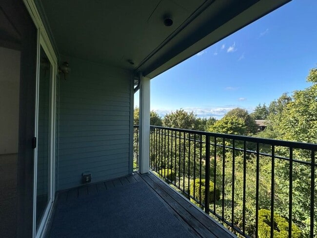 property at 625 N Jackson Ave