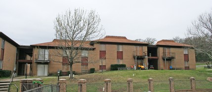 Tanglewood Terrace Apartments in Ada, OK - Building Photo - Building Photo