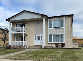 9731 S 90th Ave in Palos Hills, IL - Building Photo