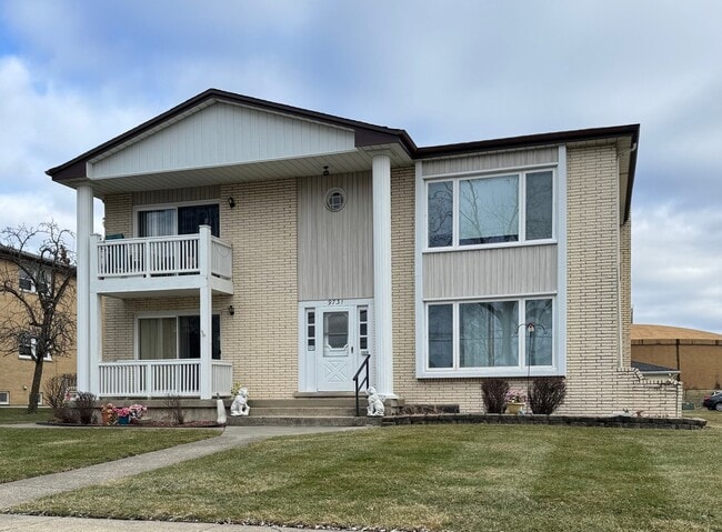 property at 9731 S 90th Ave