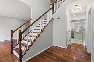 3168 Tulip Tree Pl in Dumfries, VA - Foto de edificio - Building Photo