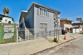 3425-3427 1/2 Hyde Park Blvd in Los Angeles, CA - Building Photo - Building Photo