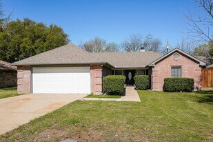 834 Green Pastures Dr in Cedar Hill, TX - Building Photo