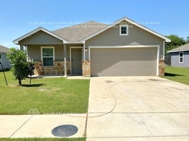 10527 Sewell Cir in Dallas, TX - Building Photo