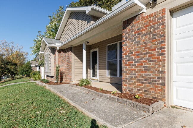 208 Mountain Creek Dr in Madison, AL - Building Photo - Building Photo