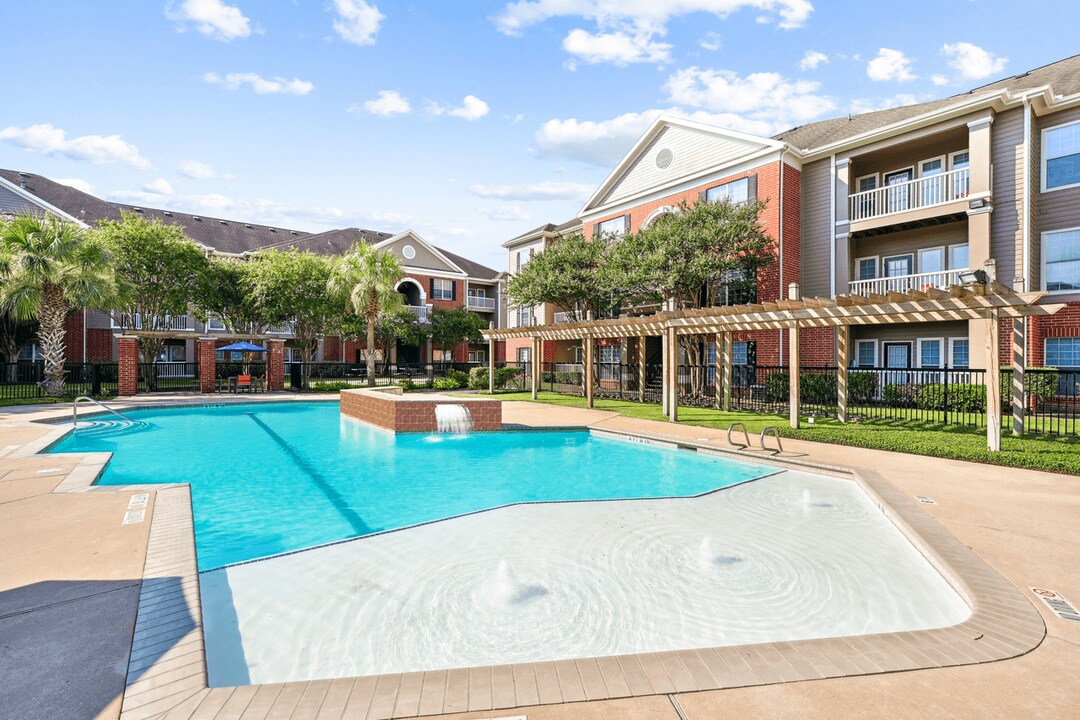 City Parc II at West Oaks Apartments in Houston, TX - Building Photo