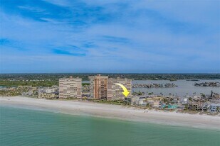 17900 Gulf Blvd, Unit 1B in Redington Shores, FL - Building Photo