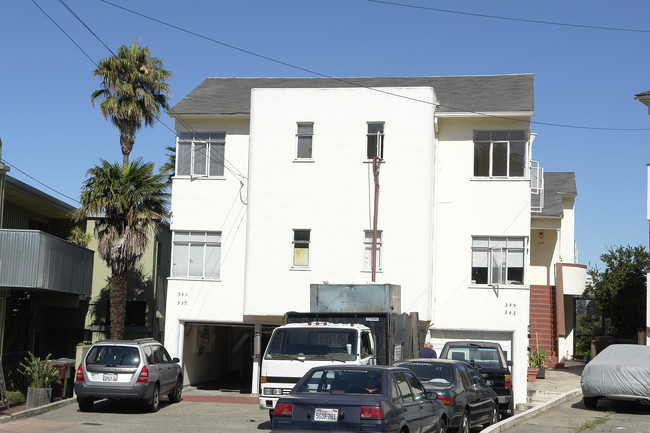 339-345 Wayne Ave in Oakland, CA - Building Photo - Building Photo