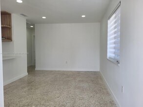 9226 SW 37th St in Miami, FL - Building Photo - Building Photo