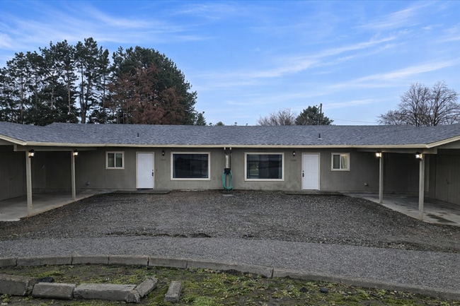 property at 5008-5010 W Canal Dr