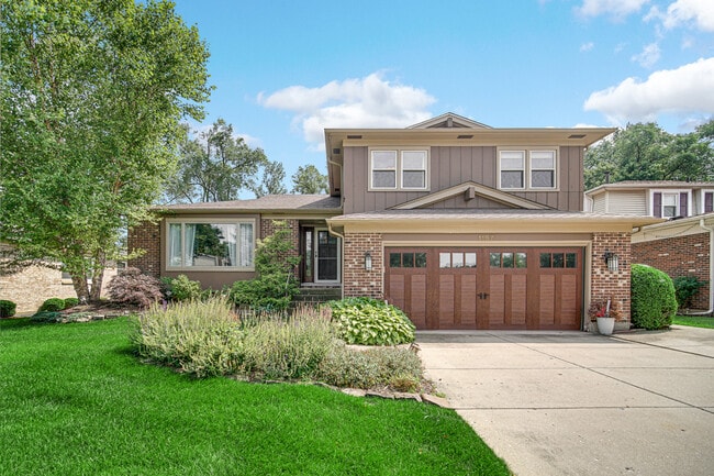 property at 1167 Longtree Ln