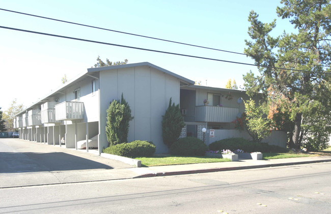 445 E St in Santa Rosa, CA - Building Photo - Building Photo