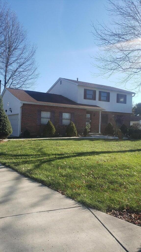 property at 2272 Oakhurst Dr