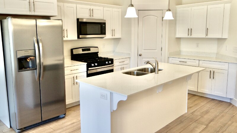 16082 S Truss Dr in Bluffdale, UT - Building Photo