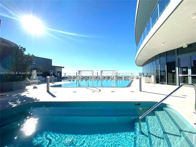 1000 Brickell Plz, Unit 4415 in Miami, FL - Building Photo