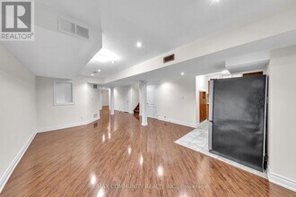 17 Rouge Bank Dr in Markham, ON - Building Photo - Building Photo