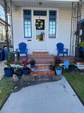 2423 Upperline St, Unit 1 in New Orleans, LA - Foto de edificio - Building Photo