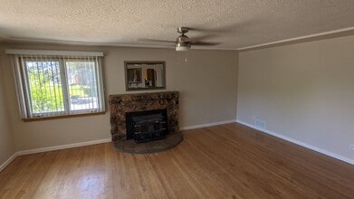 301 E Ermina Ave in Spokane, WA - Building Photo - Building Photo